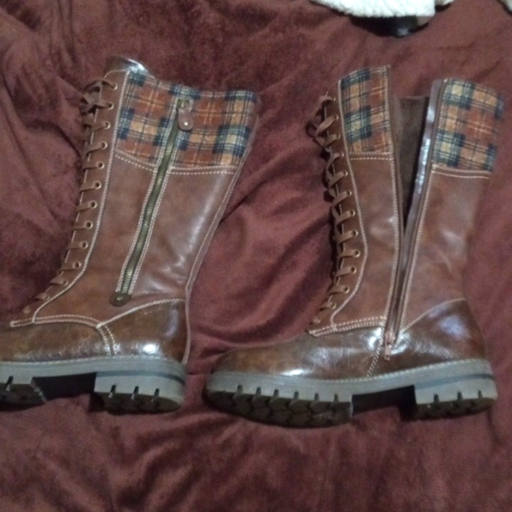 Zip up/lace up boots. Size 8.5, Patrizia